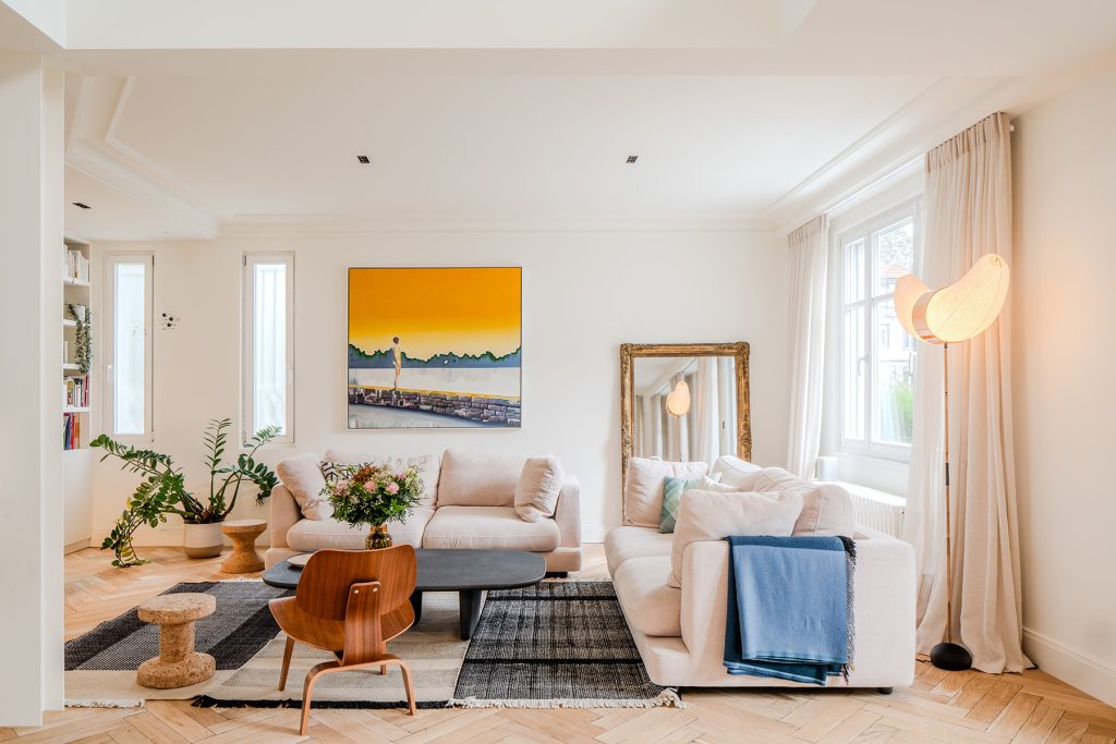 La photographie d’immobilier répond à de nombreux besoins de clientèles très variées
Grâce à cette formation, vous aurez toutes les bases nécessaires pour bien préparer votre shooting, le réaliser dans de bonnes conditions et traiter vos photos pour offrir à vos clients des  images professionnelles pour leur communication