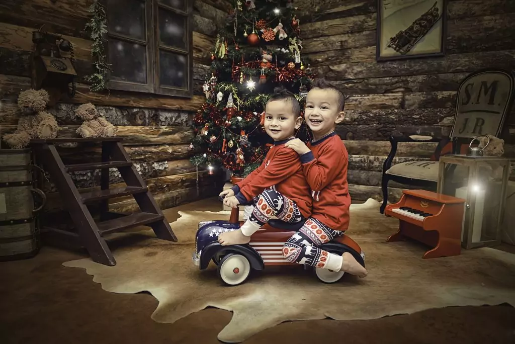 Les parents sont friands de séances photos de leurs enfants à l’approche d’événements comme Noël, mais aussi à d’autres moments clés de l’année.
Cette formation vous aidera à construire vos mini-séances sous tous ses aspects (marketing, construction de décors, prise de vue ...)